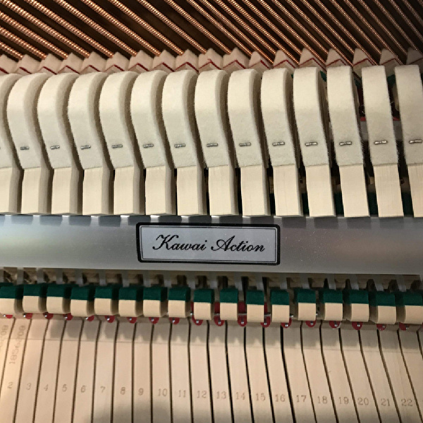 KAWAI K-15E WH/P Parlak Beyaz 110 CM Duvar Piyanosu